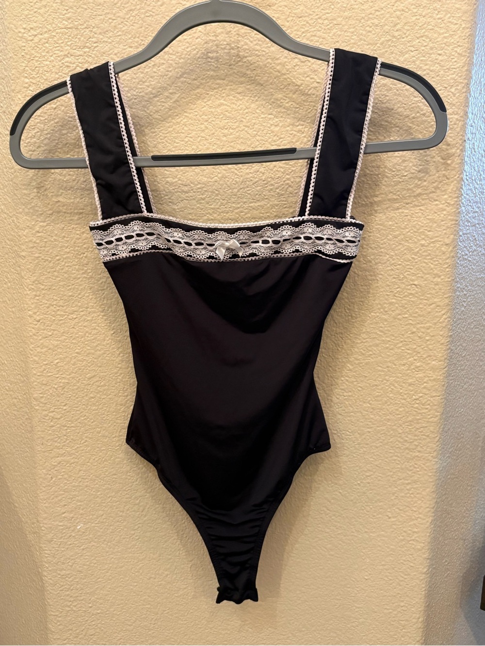 Princess Polly Black Lace-Trim Sleeveless Bodysuit Size 0